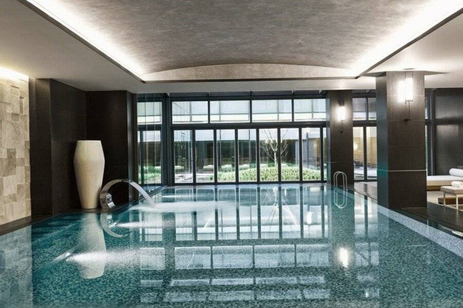 Fairmont Quasar Istanbul Hotel spa,indoor pool