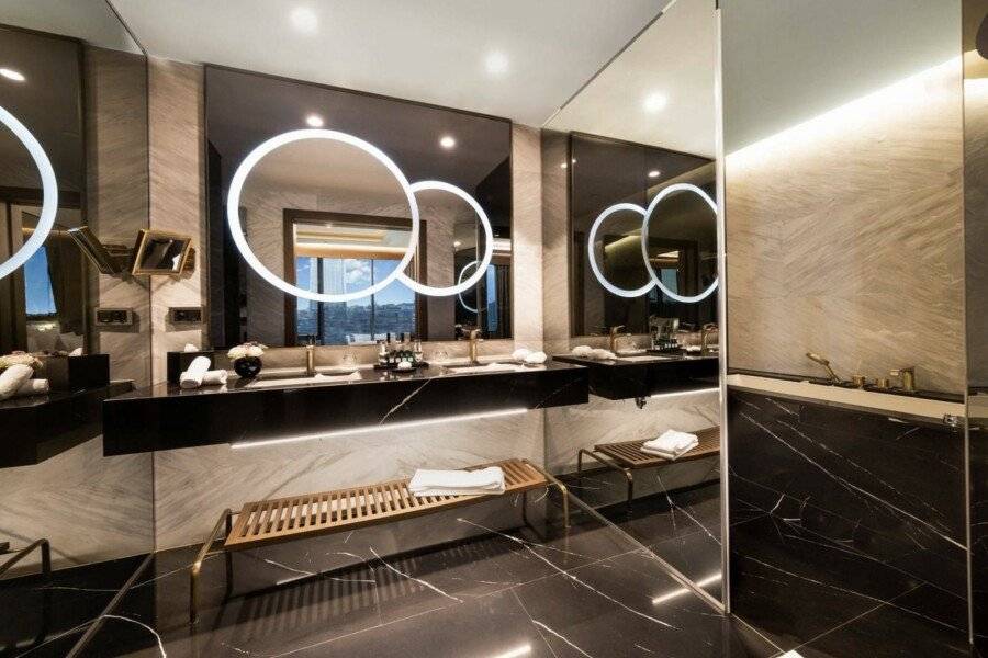 Radisson Collection Hotel, Vadistanbul bathtub