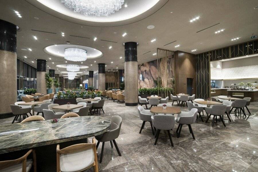 Radisson Collection Hotel, Vadistanbul restaurant,lobby