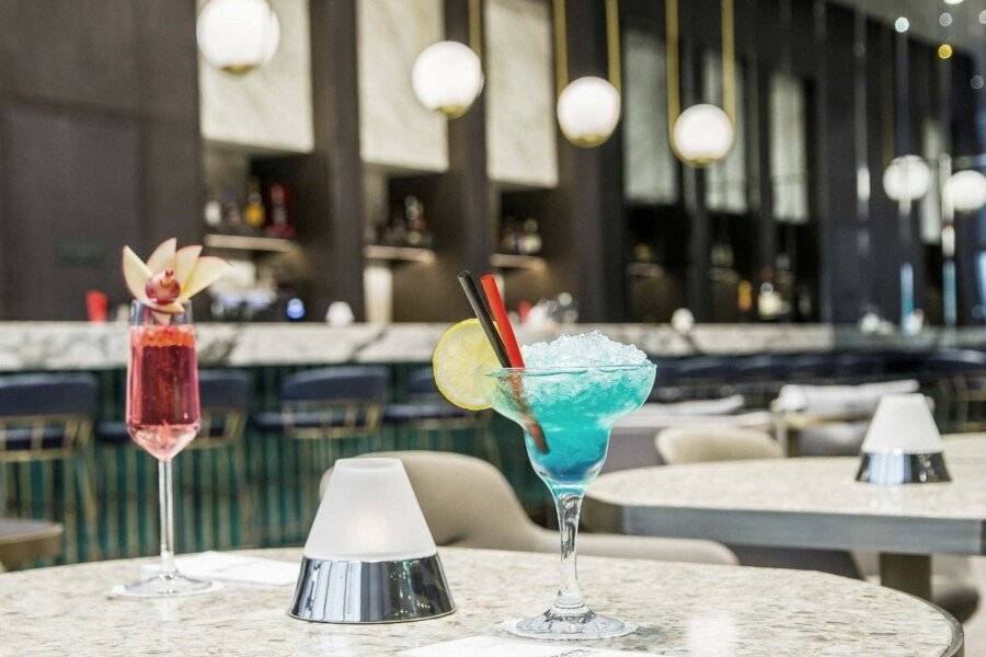 Radisson Collection Hotel, Vadistanbul restaurant, bar