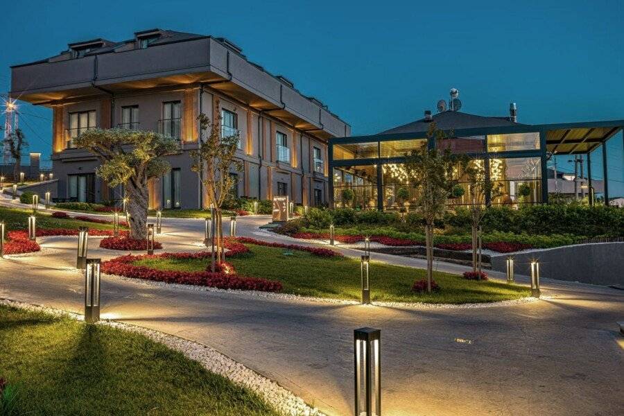 Menalo Hotel Premium Istanbul Airport facade,garden