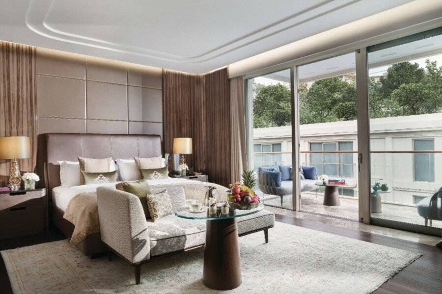 Mandarin Oriental Bosphorus hotel bedroom,balcony