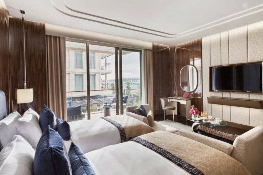 Mandarin Oriental Bosphorus hotel bedroom