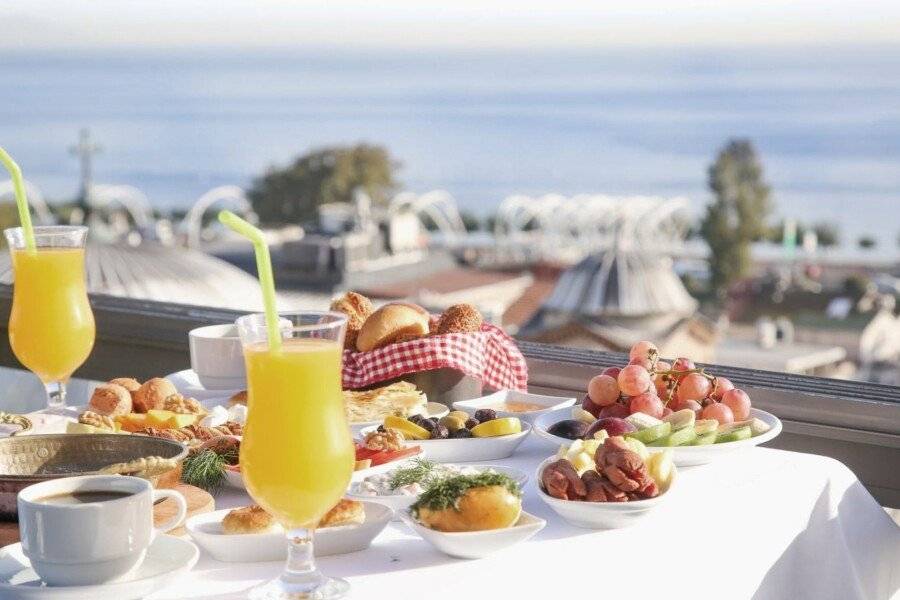 Hotel Bronte breakfast,ocean view