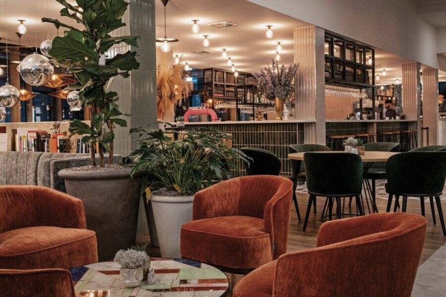 Hotel Berlin, a member of Radisson Individuals restaurant, bar, lobby