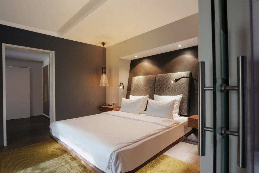 Hotel Berlin, a member of Radisson Individuals hotel bedroom