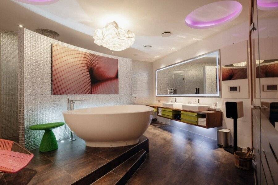 Hotel Berlin, a member of Radisson Individuals bathtub,