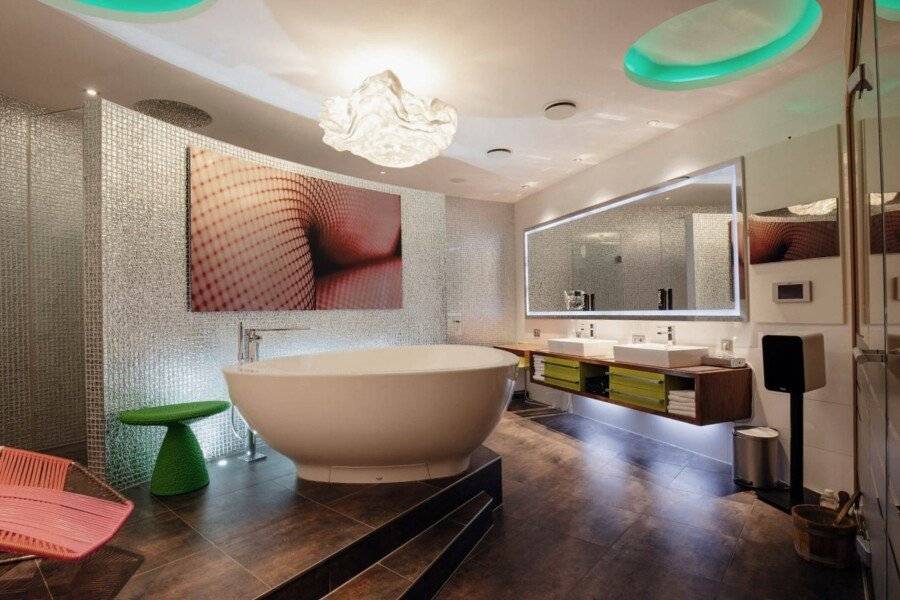 Hotel Berlin, a member of Radisson Individuals bathtub