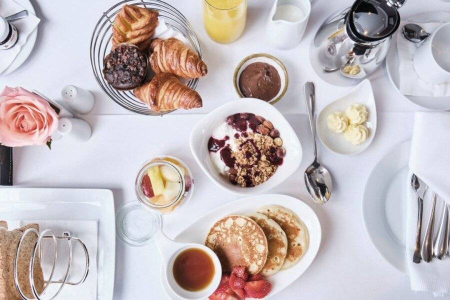 Hotel Palace Berlin breakfast