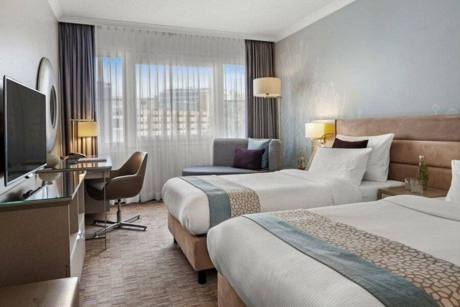 Crowne Plaza Berlin City Centre Ku'damm hotel bedroom