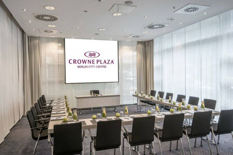 Crowne Plaza Berlin City Centre Ku'damm conference room