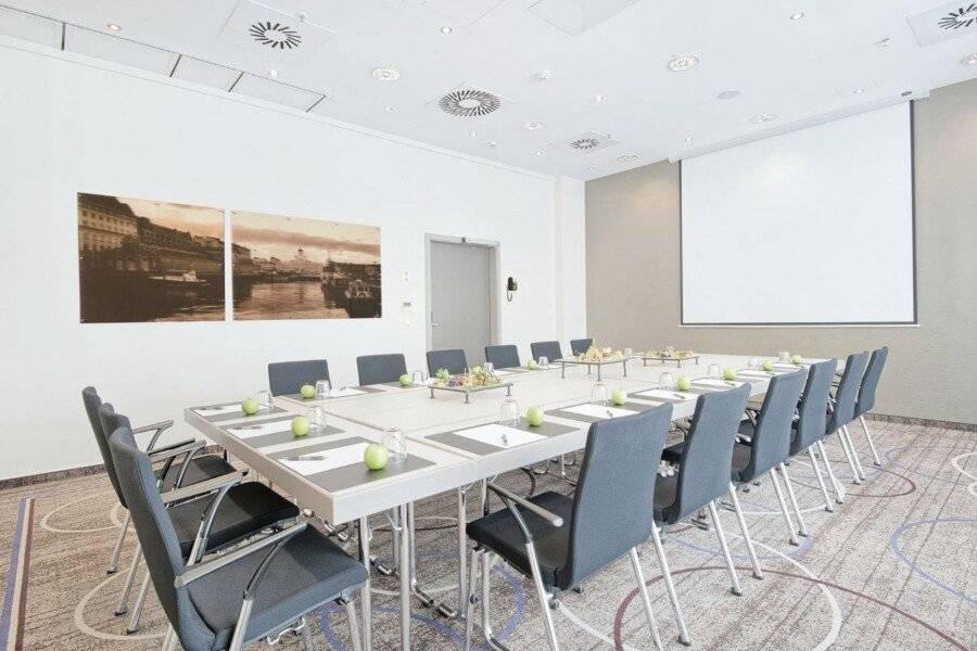 Crowne Plaza Berlin City Centre Ku'damm conference room,meeting room