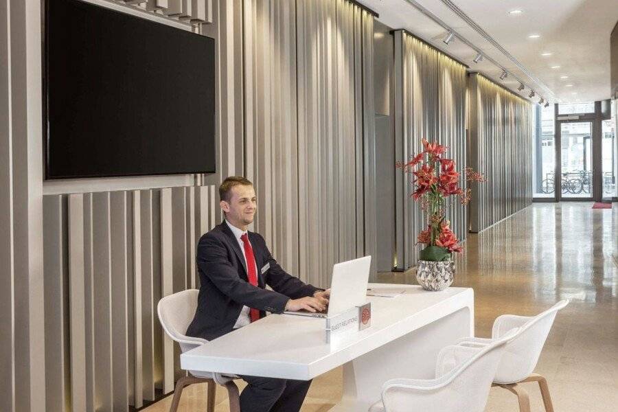 NH Collection Mitte Friedrichstrasse lobby,front desk,