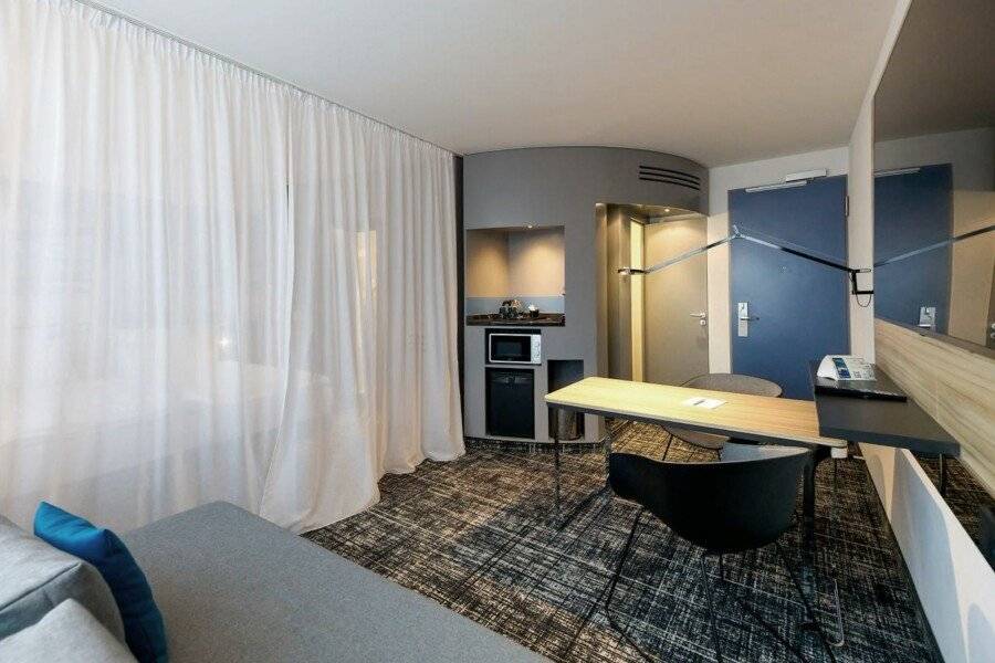 Novotel Suites City Potsdamer Platz hotel bedroom