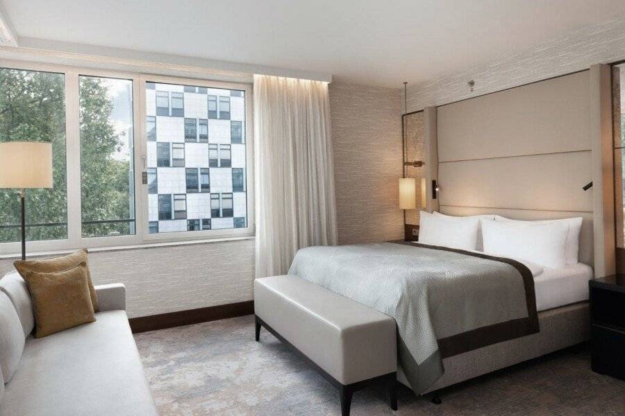 InterContinental Berlin, an IHG Hotel hotel bedroom