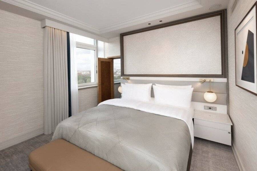 InterContinental Berlin, an IHG Hotel hotel bedroom