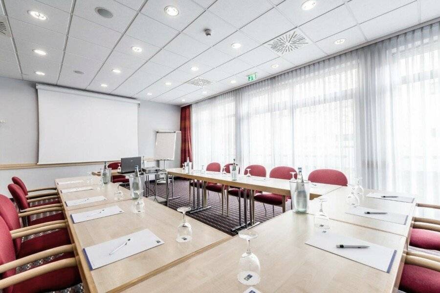 Holiday Inn Express Berlin City Centre conference room,meeting room