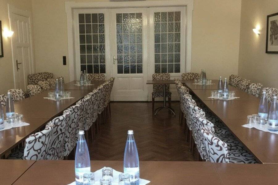 Kurfürst am Kurfürstendamm conference room