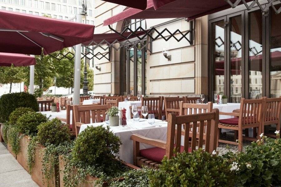 Hotel Adlon Kempinski Berlin restaurant,garden