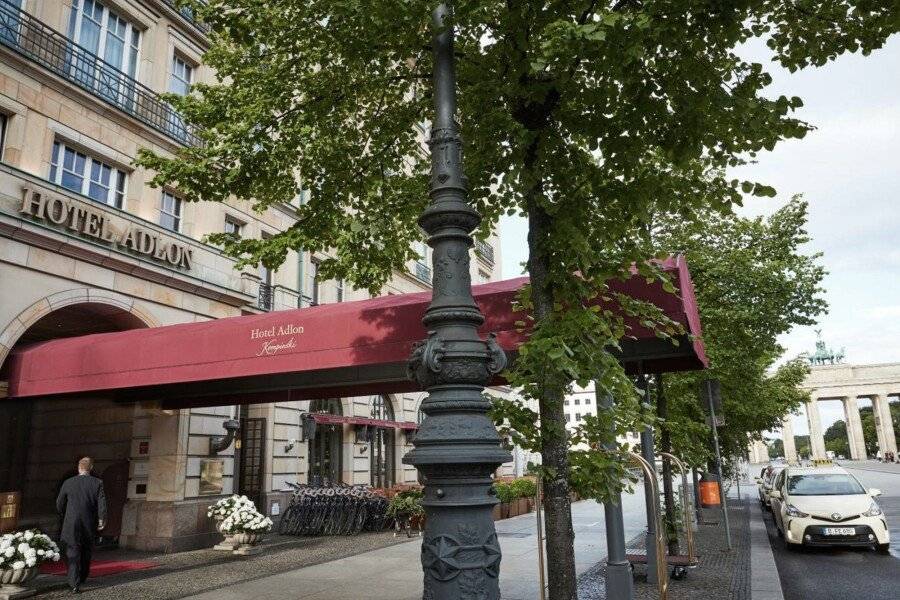 Hotel Adlon Kempinski Berlin facade