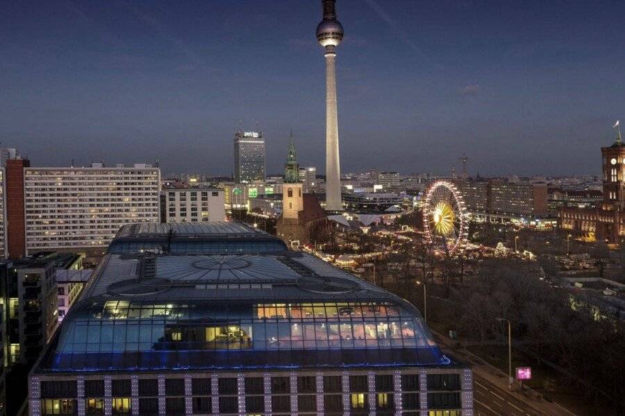 Radisson Collection Hotel, Berlin facade