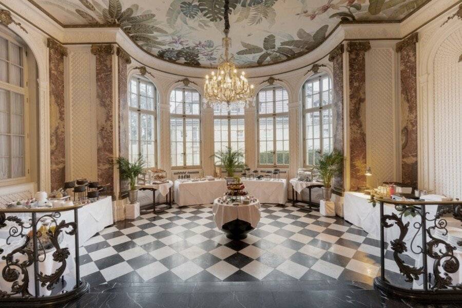 Schlosshotel Berlin by Patrick Hellmann 