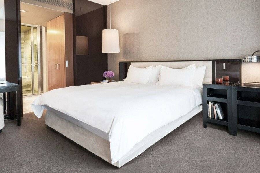 Grand Hyatt Berlin hotel bedroom