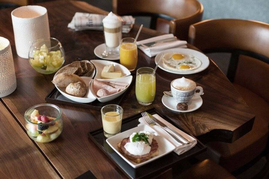 Grand Hyatt Berlin breakfast