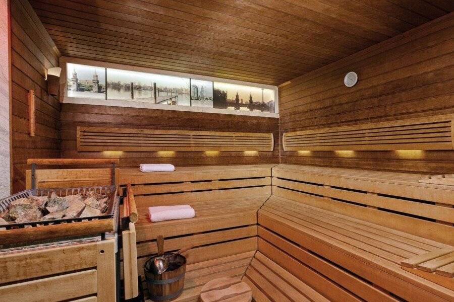 Berlin Marriott Hotel sauna