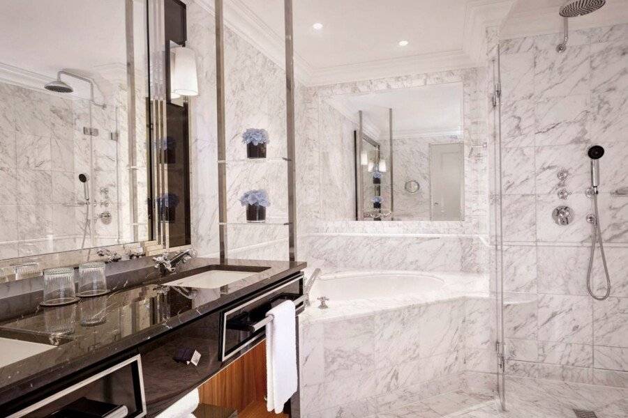 The Ritz-Carlton, Berlin bathtub