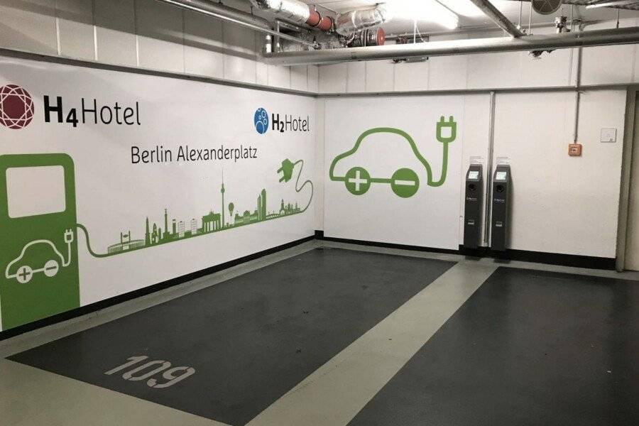 H2 Hotel-Alexanderplatz , electrical vehicle charging station