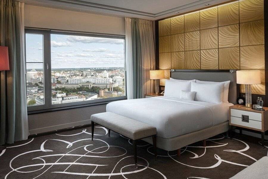 Waldorf Astoria Berlin hotel bedroom,ocean view