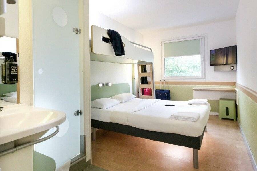 Ibis budget Potsdamer Platz hotel bedroom