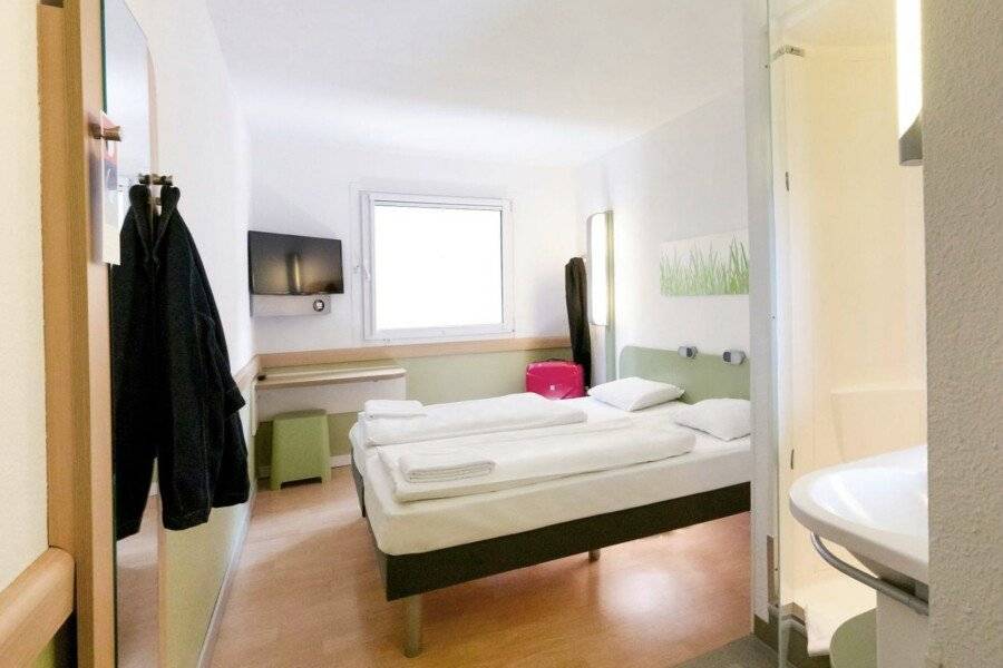 Ibis budget Potsdamer Platz hotel bedroom