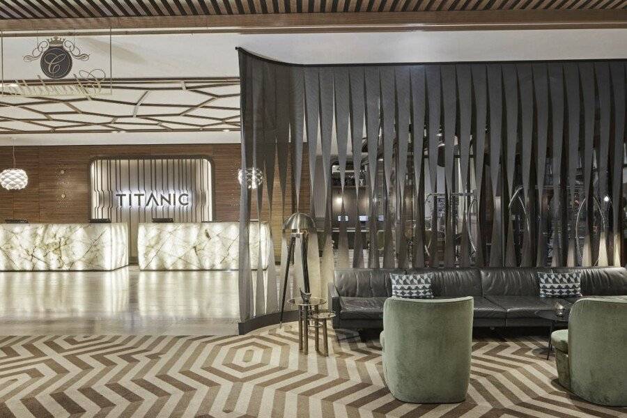 Titanic Chaussee lobby