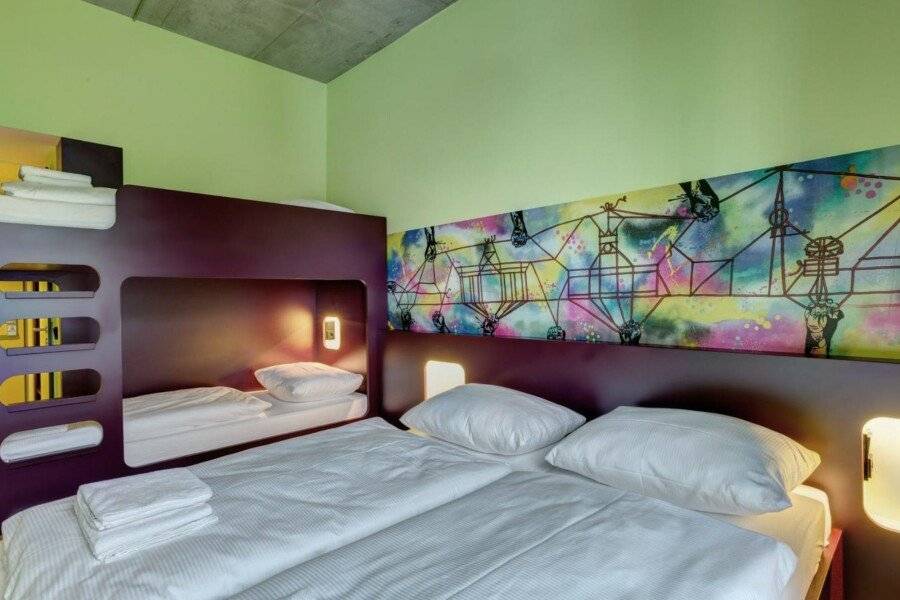 MEININGER Hotel East Side Gallery hotel bedroom