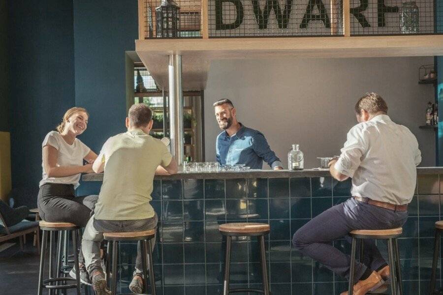 the niu Dwarf bar