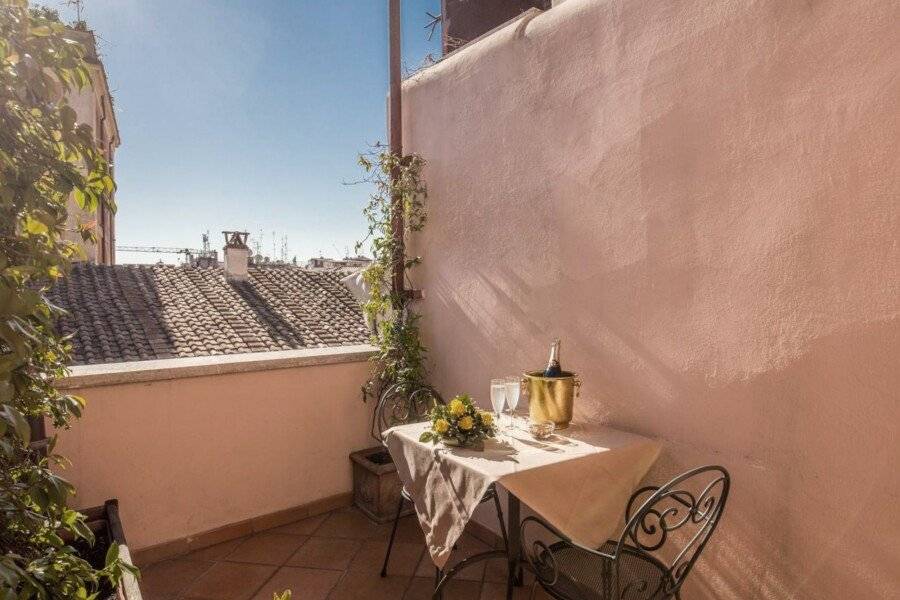 Hotel La Lumiere Di Piazza Di Spagna balcony