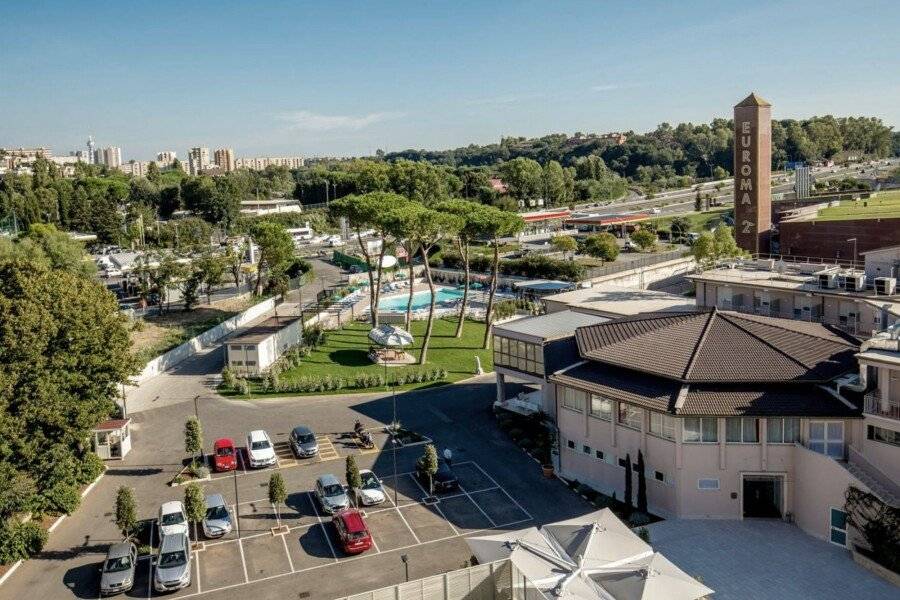 Hotel Cristoforo Colombo facade,parking,garden