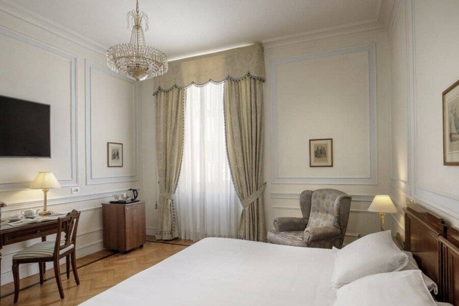 Hotel Quirinale hotel bedroom