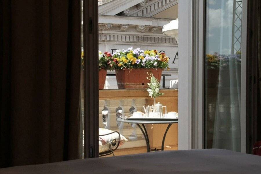 Grand Hotel Plaza balcony,garden