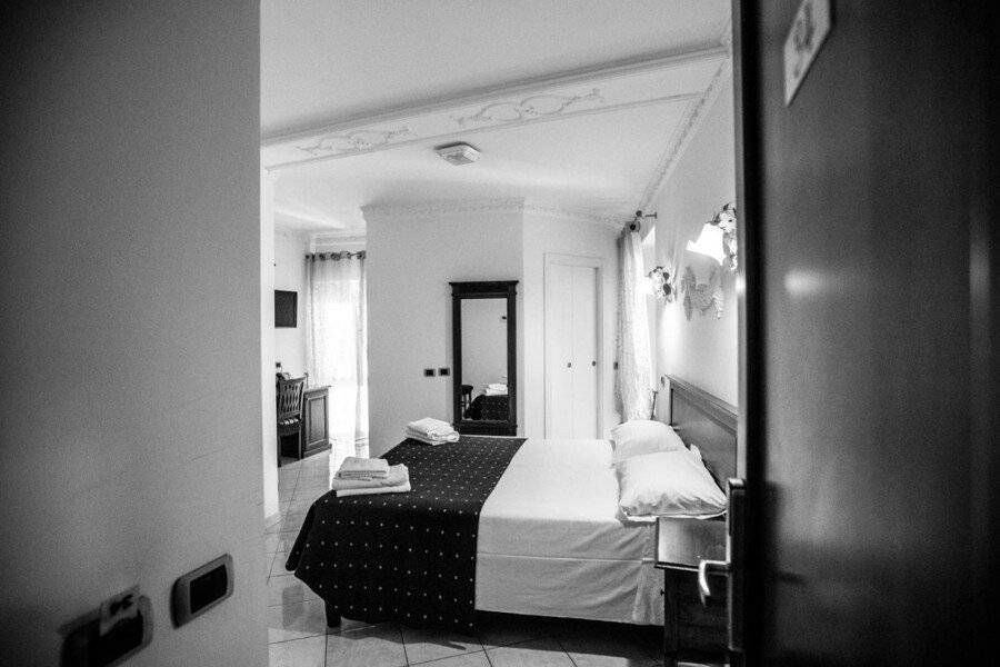 Hotel Grifo hotel bedroom