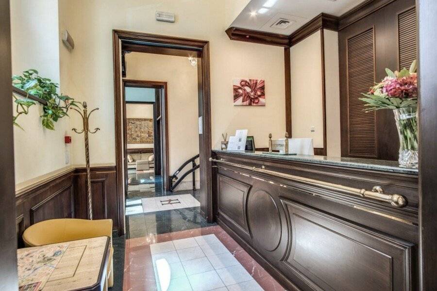 Hotel Diocleziano lobby,front desk