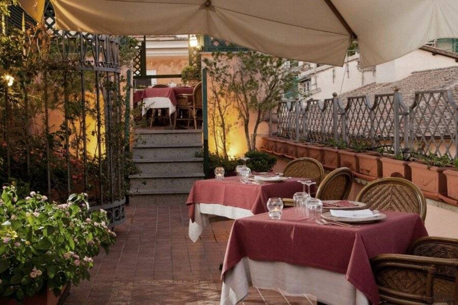 Albergo Ottocento restaurant,garden