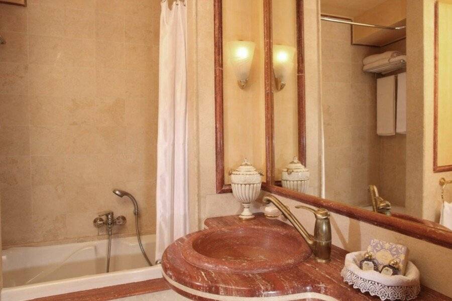 Albergo Ottocento bathtub