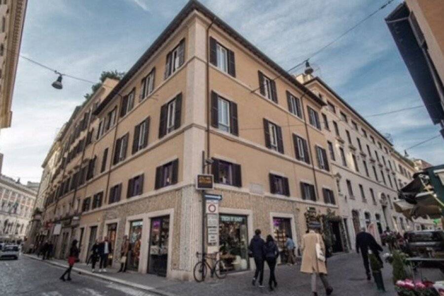 Hotel San Silvestro facade, 