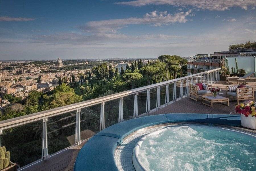 Rome Cavalieri, A Waldorf Astoria Hotel rooftop pool,ocean view,jacuzzi