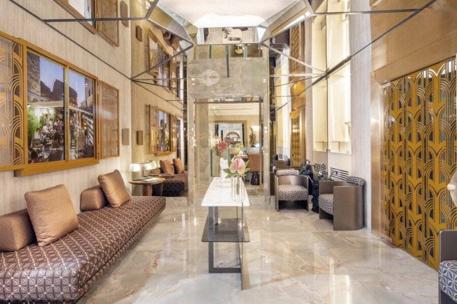 Hotel Palazzo Manfredi – Small Luxury Hotels of the World lobby