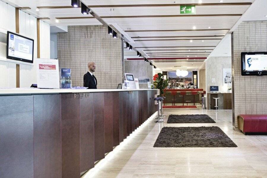 Novotel Roma Eur lobby,front desk