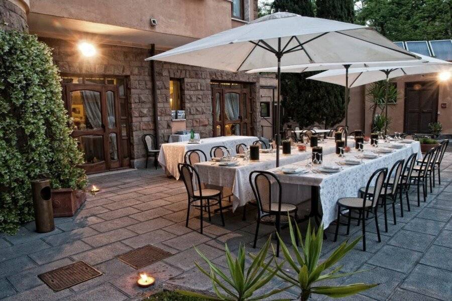 Hotel Cilicia restaurant,garden